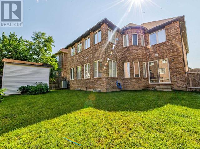 413 Coombs Crt, House detached with 4 bedrooms, 4 bathrooms and 4 parking in Milton ON | Image 39