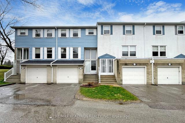 1656 John St, Townhouse with 4 bedrooms, 2 bathrooms and 2 parking in Markham ON | Image 1