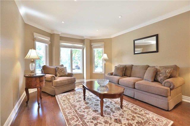 1324 Saddler Circ, House detached with 4 bedrooms, 3 bathrooms and 2 parking in Oakville ON | Image 5