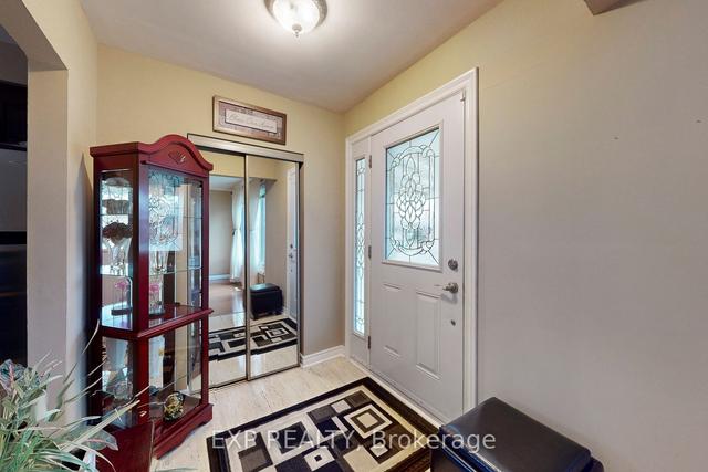 69 Navenby Cres, House semidetached with 3 bedrooms, 2 bathrooms and 4 parking in Toronto ON | Image 36