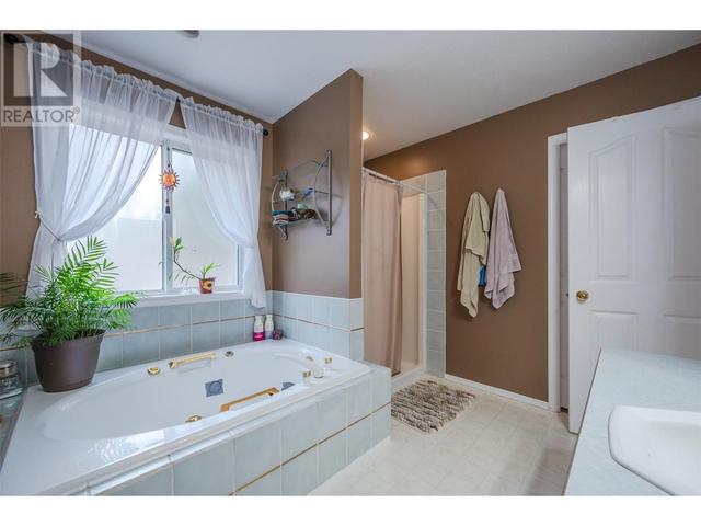 137 - 1458 Penticton Avenue, House attached with 3 bedrooms, 1 bathrooms and 1 parking in Penticton BC | Image 21