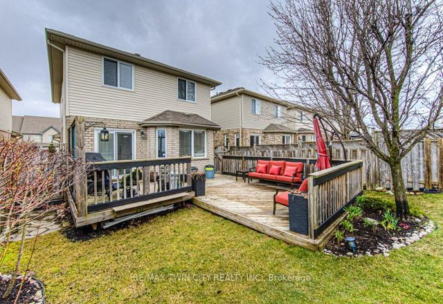 524 Windflower Cres, House detached with 3 bedrooms, 2 bathrooms and 3 parking in Kitchener ON | Image 22