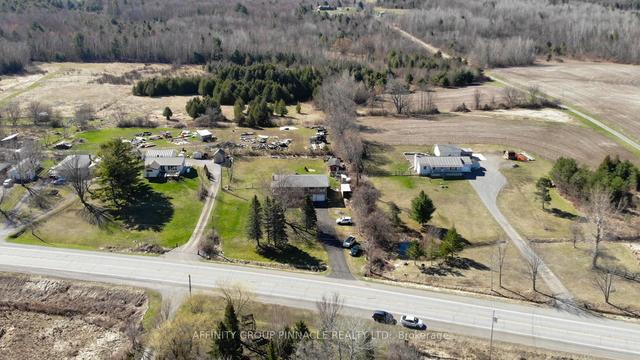 940 Portage Rd, House detached with 3 bedrooms, 1 bathrooms and 12 parking in Kawartha Lakes ON | Image 4