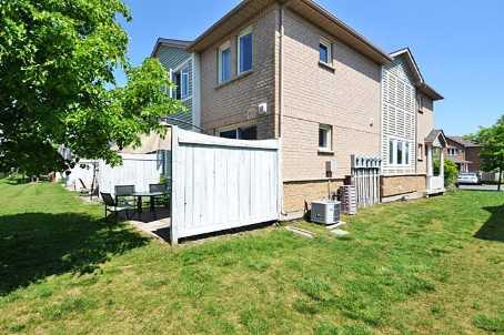 55 - 833 Scollard Crt, Townhouse with 3 bedrooms, 3 bathrooms and 2 parking in Mississauga ON | Image 9