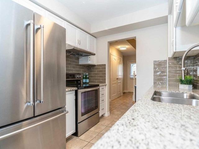 42 Mccullock Cres, House attached with 3 bedrooms, 2 bathrooms and 3 parking in Ajax ON | Image 6