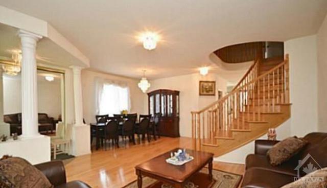 2101 Blue Willow Crescent, House detached with 6 bedrooms, 4 bathrooms and 6 parking in Ottawa ON | Image 10