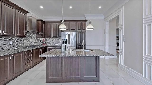 11 Strength St, House detached with 4 bedrooms, 6 bathrooms and 6 parking in Brampton ON | Image 2