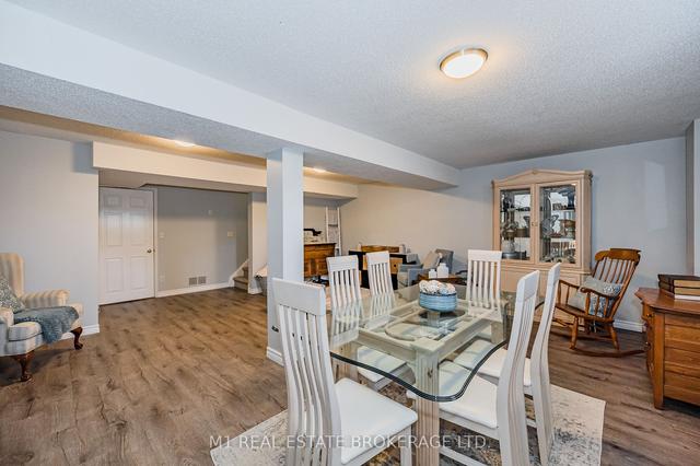 136 Lee St, House attached with 3 bedrooms, 2 bathrooms and 2 parking in Guelph ON | Image 18