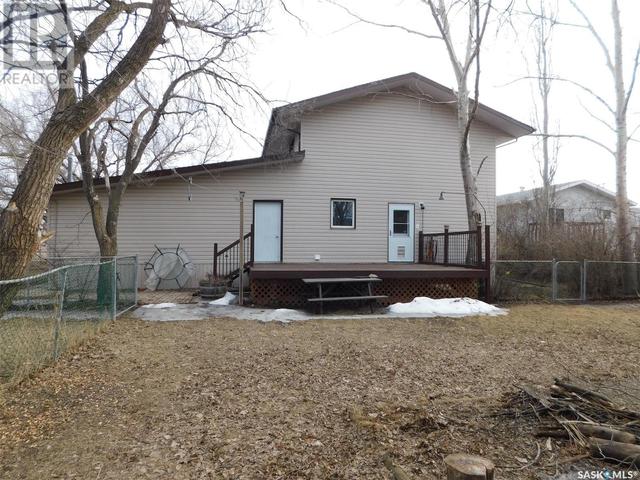 218 South Avenue, House detached with 3 bedrooms, 3 bathrooms and null parking in Coronach SK | Image 35