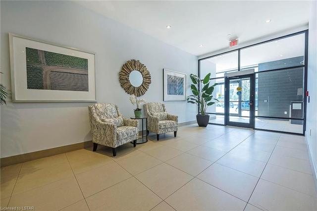 405 - 240 Villagewalk Boulevard, House attached with 2 bedrooms, 2 bathrooms and 1 parking in London ON | Image 43