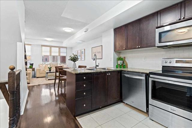 243 - 21 Ruttan St, Townhouse with 3 bedrooms, 2 bathrooms and 1 parking in Toronto ON | Image 26