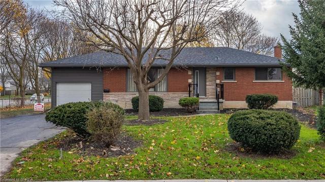 43 Patterson Avenue, House detached with 3 bedrooms, 2 bathrooms and 5 parking in Brantford ON | Image 1