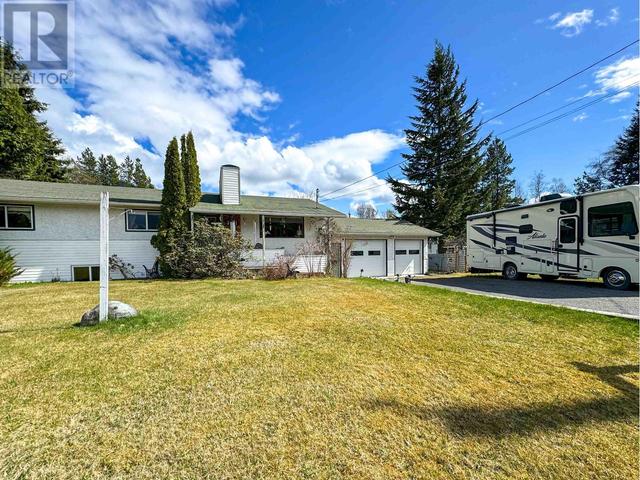 3611 Cottonwood Crescent, House detached with 4 bedrooms, 2 bathrooms and null parking in Kitimat Stikine E BC | Image 2