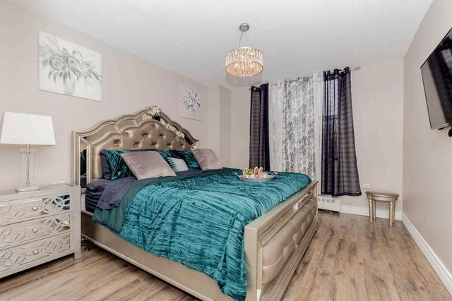 115 - 1055a Forestwood Dr, Townhouse with 3 bedrooms, 2 bathrooms and 1 parking in Mississauga ON | Image 5