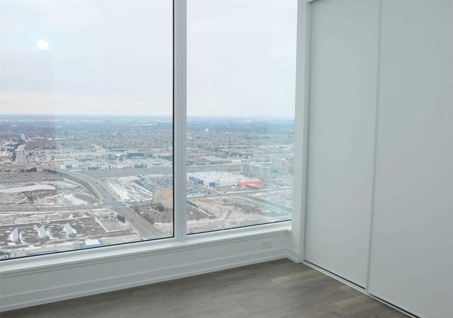 4610 - 5 Buttermill Ave, Condo with 2 bedrooms, 2 bathrooms and 1 parking in Vaughan ON | Image 12