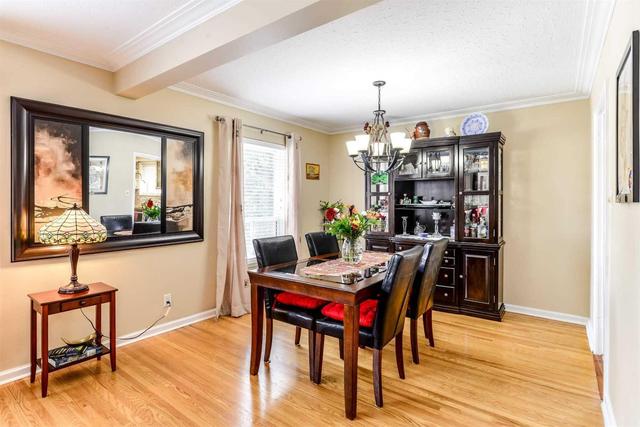 104 Riverhead Dr, House detached with 3 bedrooms, 2 bathrooms and 5 parking in Toronto ON | Image 7