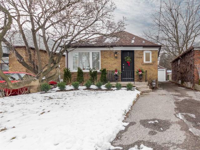 1356 Woodbine Ave, House detached with 2 bedrooms, 2 bathrooms and 5 parking in Toronto ON | Image 1