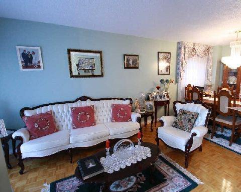 86 Kane Ave, House semidetached with 3 bedrooms, 3 bathrooms and 2 parking in Toronto ON | Image 6