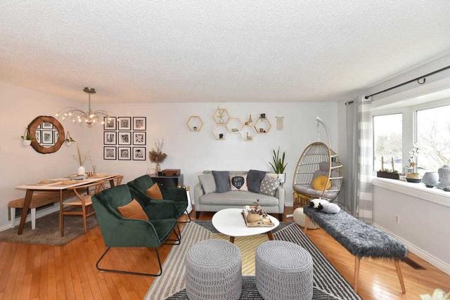 102 Comrie Terr, House detached with 2 bedrooms, 2 bathrooms and 2 parking in Toronto ON | Image 30