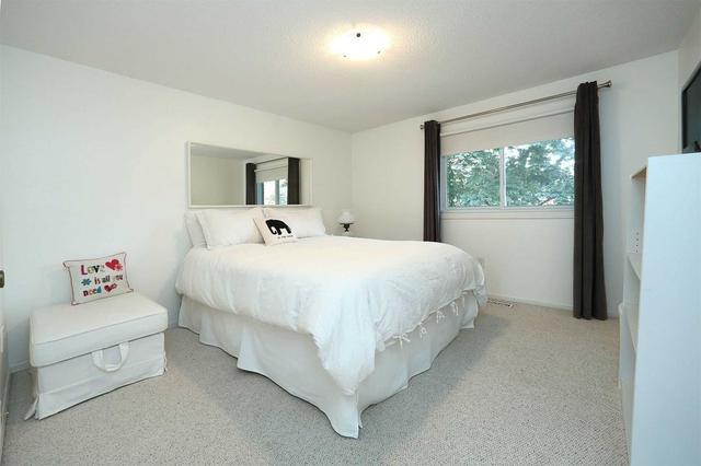 44 Meyer Circ, House detached with 4 bedrooms, 3 bathrooms and 6 parking in Markham ON | Image 5