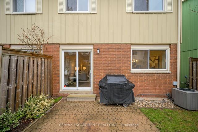 60 - 540 Sheraton Rd, Townhouse with 3 bedrooms, 2 bathrooms and 2 parking in Burlington ON | Image 24