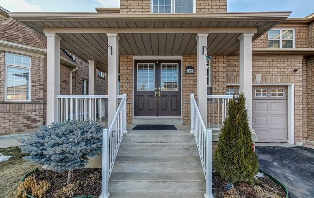 32 Saddleback Sq, House semidetached with 3 bedrooms, 3 bathrooms and 3 parking in Brampton ON | Image 1