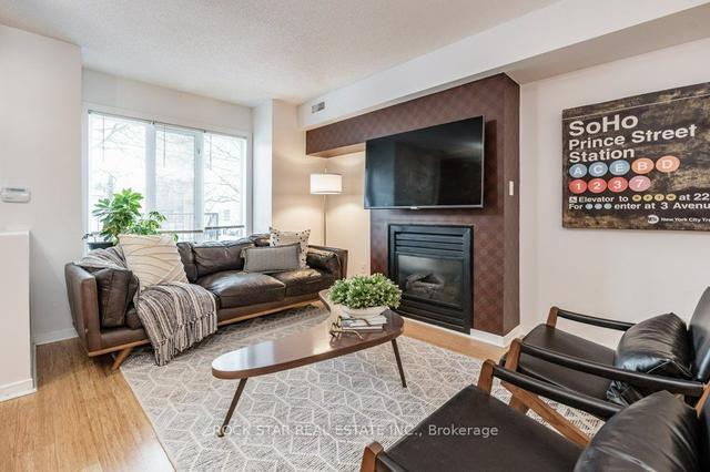 th 10 - 208 Niagara St, Townhouse with 3 bedrooms, 2 bathrooms and 1 parking in Toronto ON | Image 23
