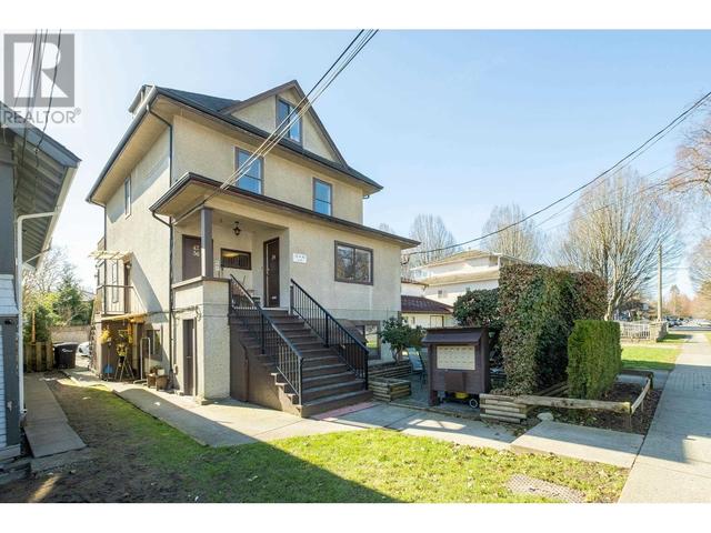 32 E 17th Avenue, House detached with 7 bedrooms, 6 bathrooms and 5 parking in Vancouver BC | Image 2