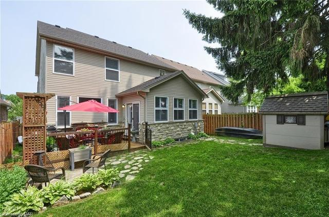 28 Charleswood Court, House detached with 4 bedrooms, 3 bathrooms and 5 parking in Cambridge ON | Image 43