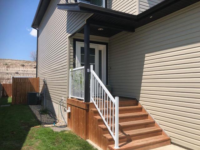 1017 1 Street Sw, House detached with 3 bedrooms, 2 bathrooms and 2 parking in Drumheller AB | Image 2