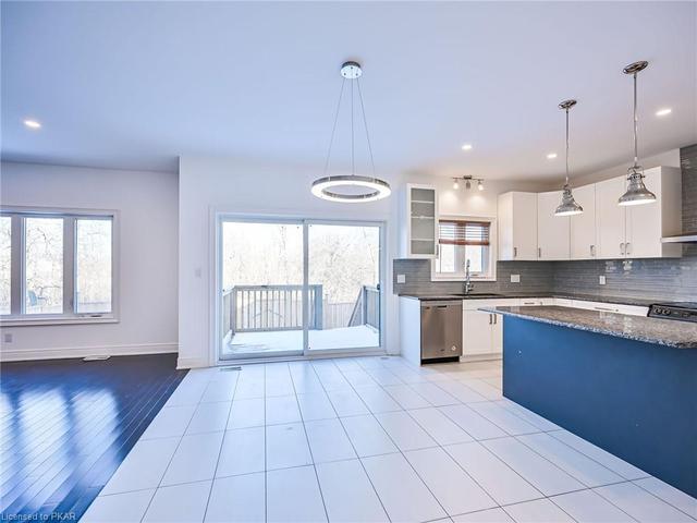 7151 Lionshead Avenue, House detached with 5 bedrooms, 3 bathrooms and 4 parking in Niagara Falls ON | Image 7