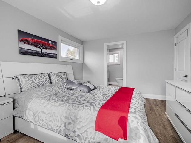 41 Waddington Cres N, House detached with 4 bedrooms, 4 bathrooms and 5 parking in Toronto ON | Image 13