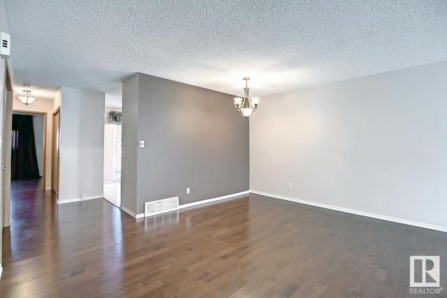 5711 189 St Nw, House semidetached with 3 bedrooms, 2 bathrooms and null parking in Edmonton AB | Image 22