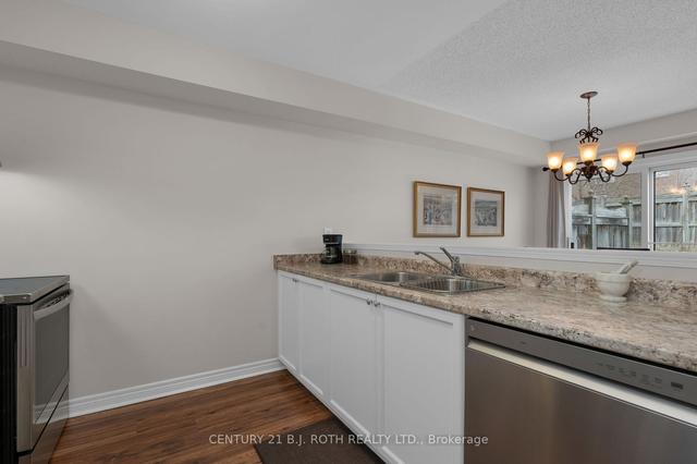 30 - 430 Mapleview Dr E, Townhouse with 3 bedrooms, 2 bathrooms and 2 parking in Barrie ON | Image 2