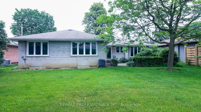 18 Oldham Rd, House detached with 3 bedrooms, 3 bathrooms and 6 parking in Toronto ON | Image 22