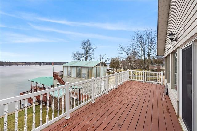 1 Leavis Shores, House detached with 2 bedrooms, 3 bathrooms and 6 parking in Frontenac Islands ON | Image 6