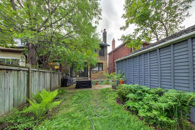 195 Arlington Ave, House semidetached with 3 bedrooms, 2 bathrooms and 3 parking in Toronto ON | Image 32