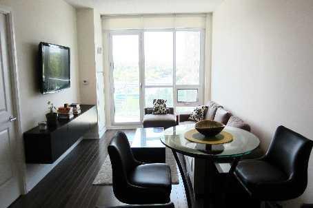 1004 - 1055 Southdown Rd, Condo with 1 bedrooms, 1 bathrooms and 1 parking in Mississauga ON | Image 2