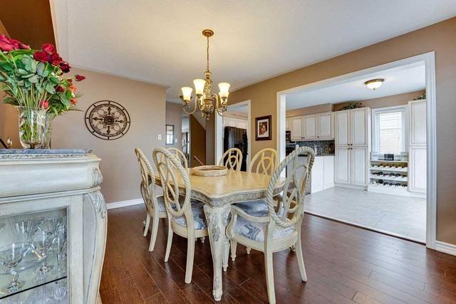 31 Succession Cres, House attached with 3 bedrooms, 4 bathrooms and 3 parking in Barrie ON | Image 2