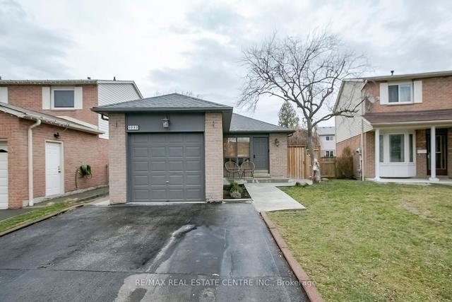 6089 Fullerton Cres, House detached with 3 bedrooms, 2 bathrooms and 3 parking in Mississauga ON | Image 1