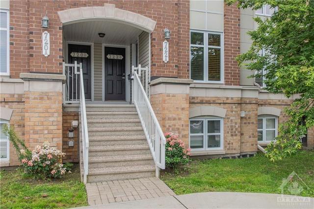 a - 722 Chapman Mills Drive, House attached with 2 bedrooms, 3 bathrooms and 1 parking in Ottawa ON | Image 4