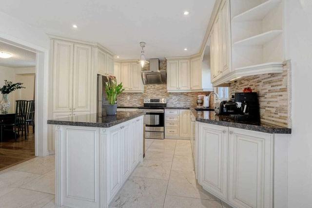 1235 Gryphon Mews, House detached with 4 bedrooms, 4 bathrooms and 7 parking in Mississauga ON | Image 5