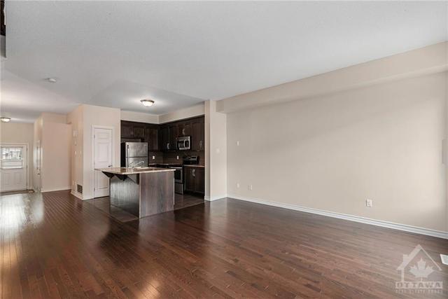 2218 Nantes Street, Townhouse with 3 bedrooms, 3 bathrooms and 3 parking in Ottawa ON | Image 14