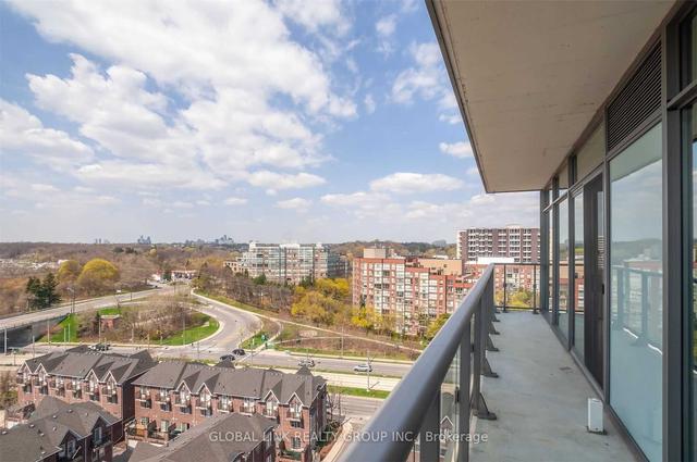 1110 - 105 The Queensway Ave, Condo with 2 bedrooms, 2 bathrooms and 1 parking in Toronto ON | Image 3