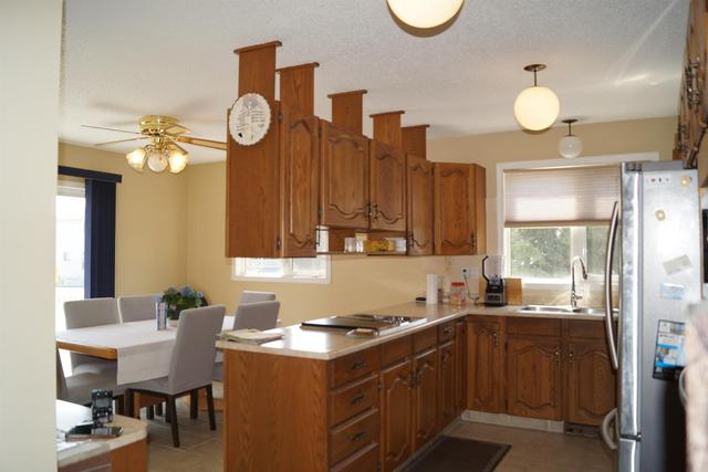 5401 46 Street, House detached with 5 bedrooms, 3 bathrooms and 2 parking in Rimbey AB | Image 7