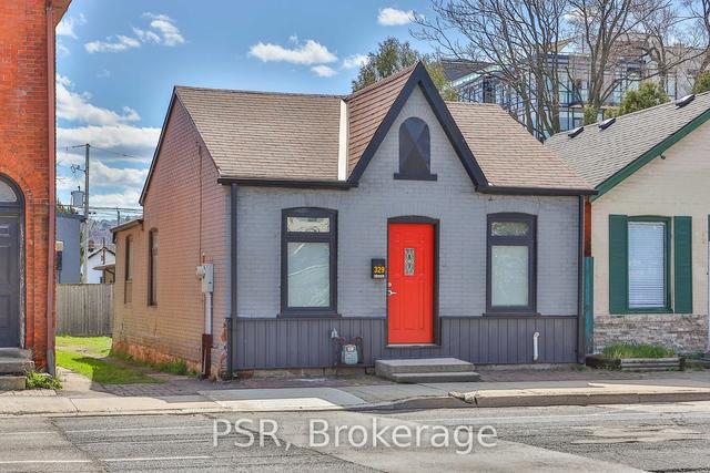 329 Main St W, House detached with 2 bedrooms, 1 bathrooms and 3 parking in Hamilton ON | Image 12
