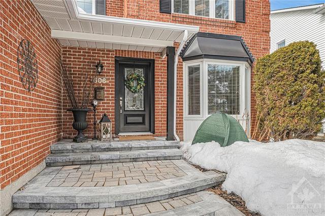 806 Hauteview Crescent, House detached with 4 bedrooms, 3 bathrooms and 6 parking in Ottawa ON | Image 2