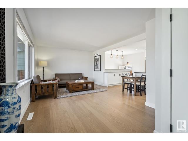 6215 94b Av Nw, House detached with 4 bedrooms, 2 bathrooms and null parking in Edmonton AB | Image 3