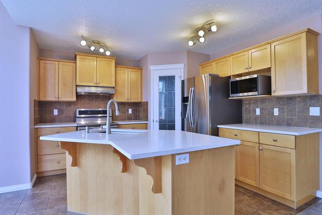 226 Cougarstone Gardens Sw, House detached with 4 bedrooms, 3 bathrooms and 4 parking in Calgary AB | Image 9