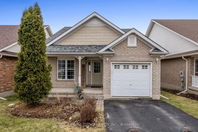 44 Doctor Moore Crt, House detached with 2 bedrooms, 1 bathrooms and 3 parking in Halton Hills ON | Image 1